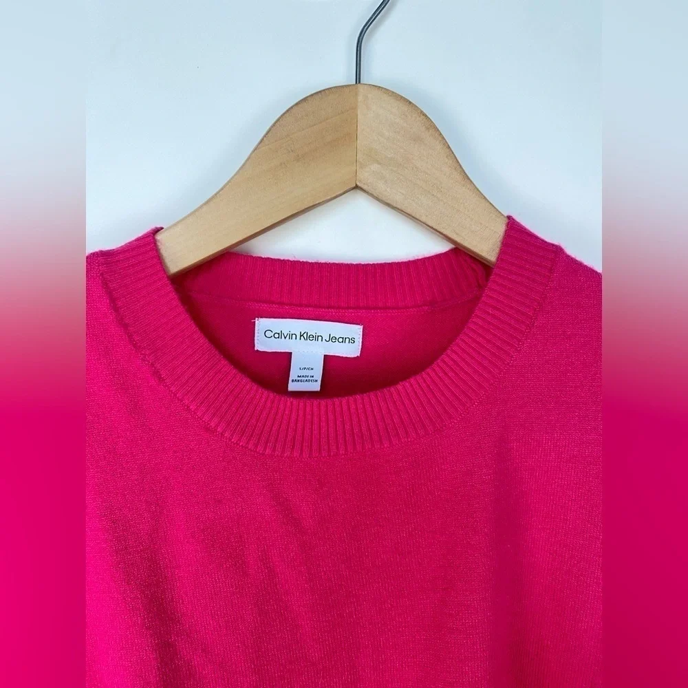 Calvin Klein Hot Pink Knit Sweater Signature Logo‎ Patch